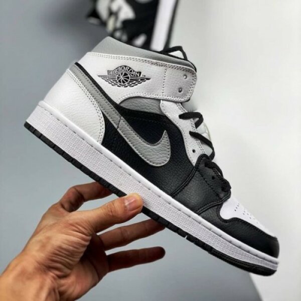 Air Jordan Retro 1 Shadow