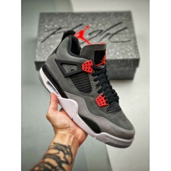 Air Jordan Retro 4