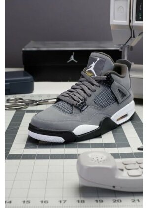 Air Jordan Retro 4