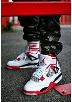 Air Jordan Retro 4