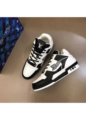 Lv Trainer Sneaker Low Black