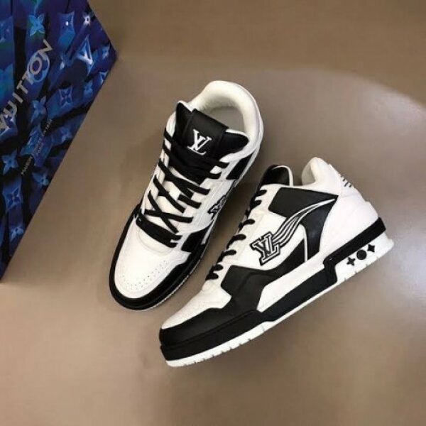 Lv Trainer Sneaker Low Black